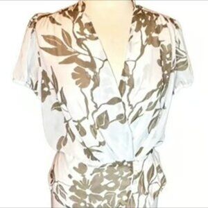 Eva Mendez New V-neck Wrap Top Short Sleeve Floral Blouse Leaf Design Medium